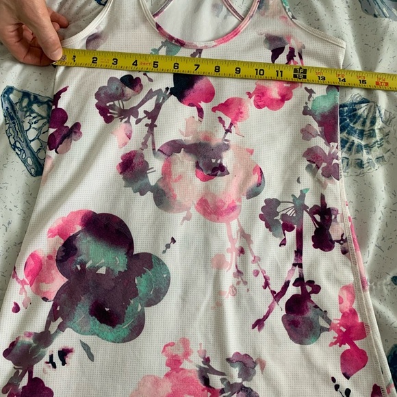 lululemon athletica Cool Raceback workout tank top size 4 - Picture 7 of 8